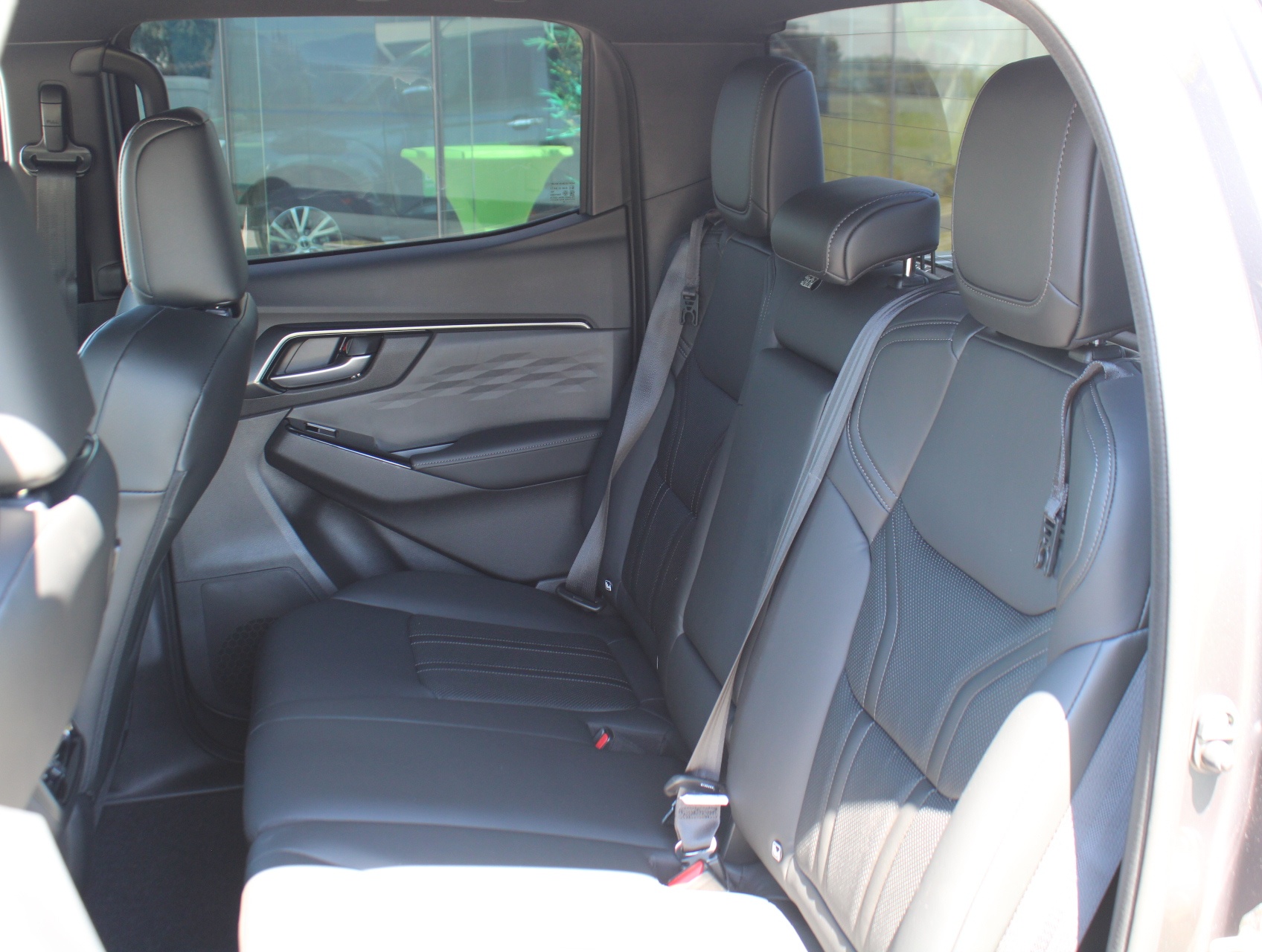 Isuzu D-Max 2.2d Double Cab LSE AT8 + Diff. Lock + 360° Camera