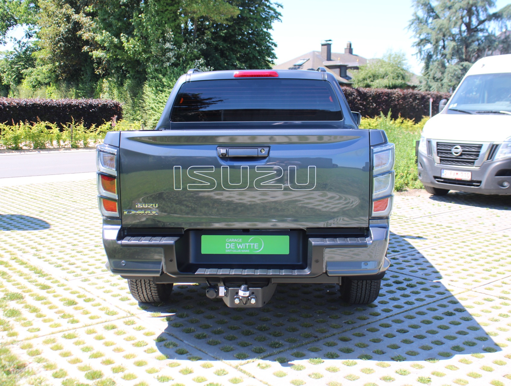 Isuzu D-Max 2.2d Double Cab LSE AT8 + Diff. Lock + 360° Camera