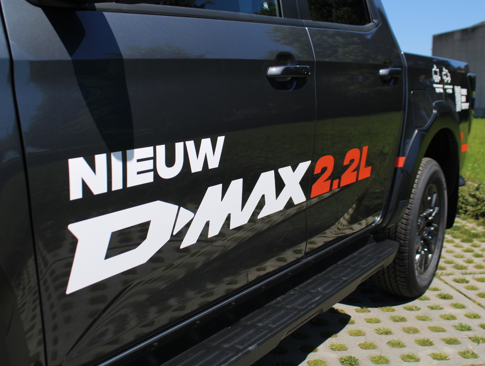 Isuzu D-Max 2.2d Double Cab LSE AT8 + Diff. Lock + 360° Camera