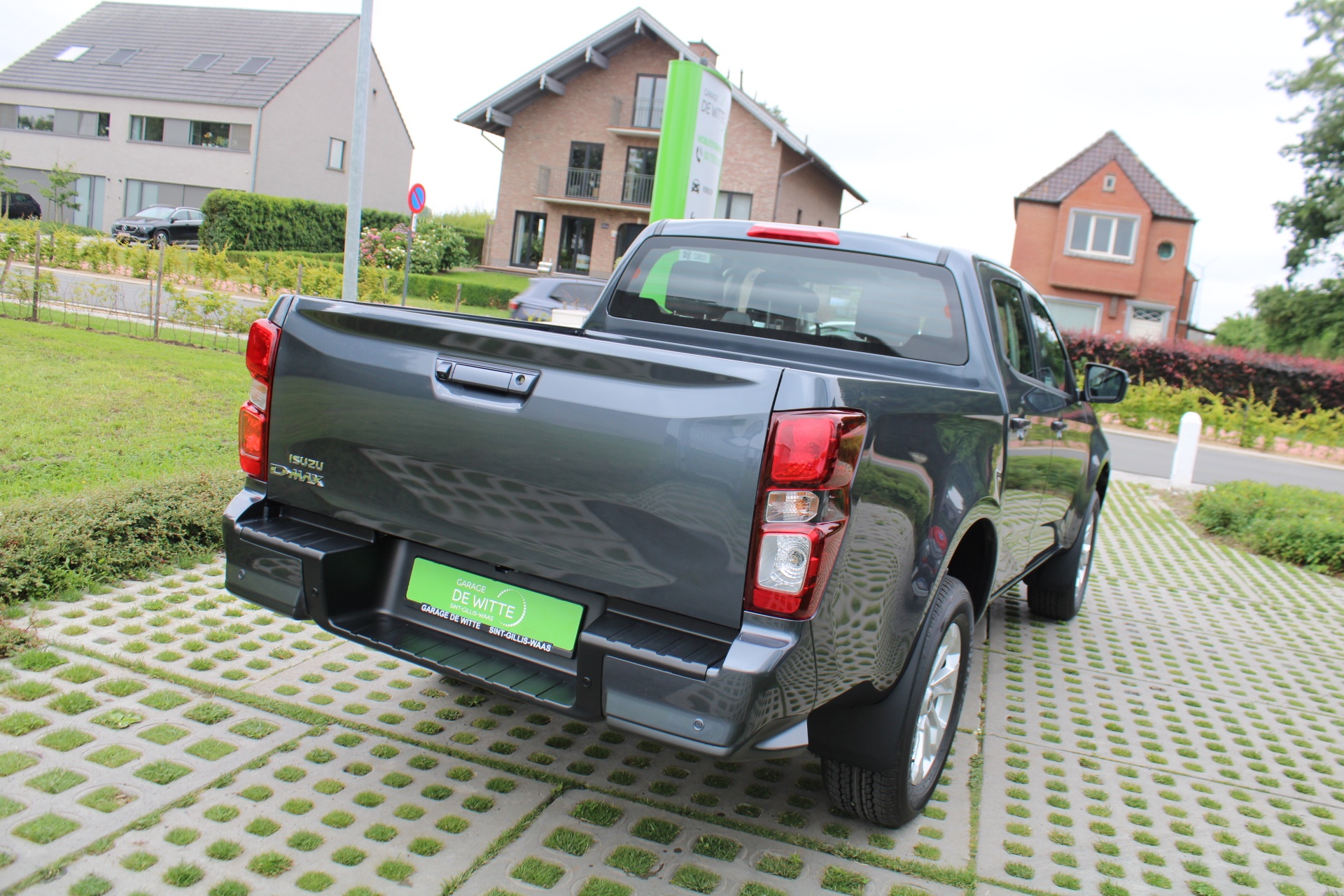 Isuzu D-Max 2.2d Double Cab LS AT8 + Diff. Lock
