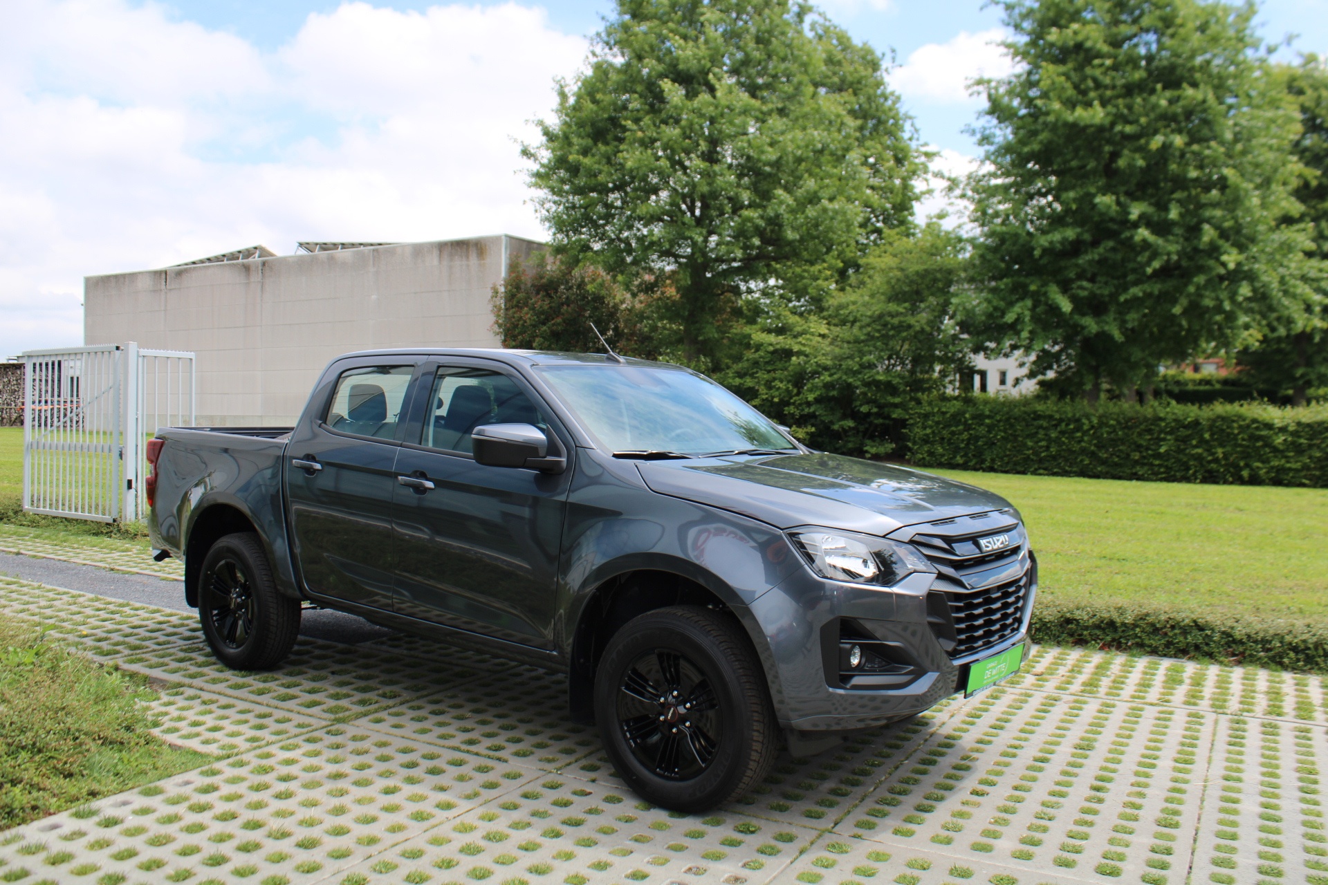 Isuzu D-Max 2.2d Double Cab LS AT8 + Diff. Lock + zwarte velgen