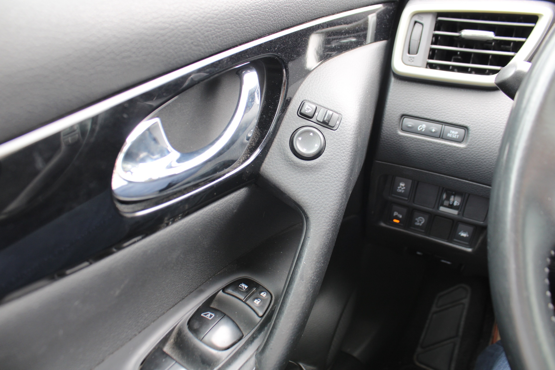 Nissan QASHQAI N-Connecta 163pk DIG-T + Design Pack