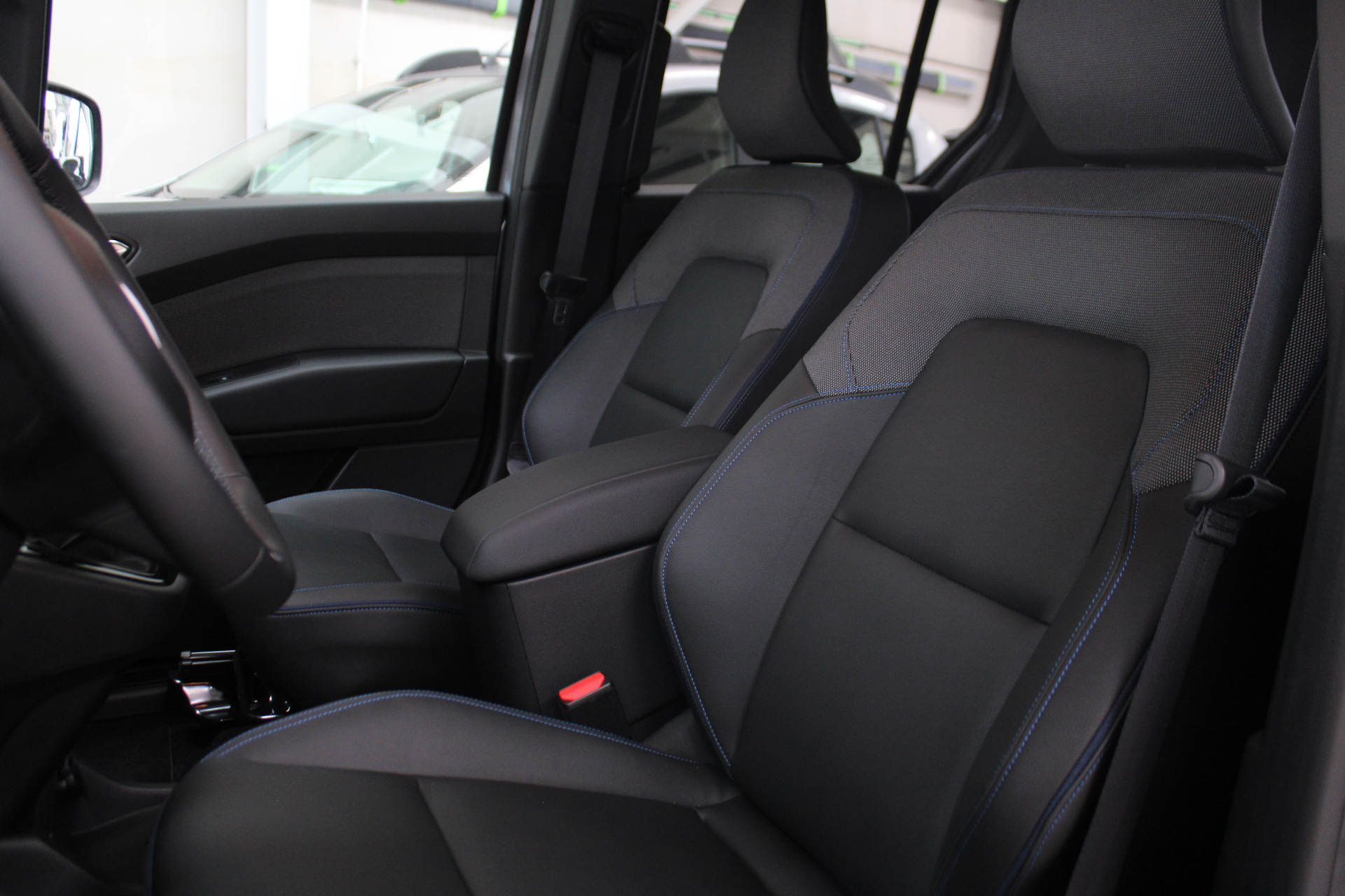 Nissan Townstar COMBI L2H1 TEKNA (Automaat) – 7 Zitplaatsen