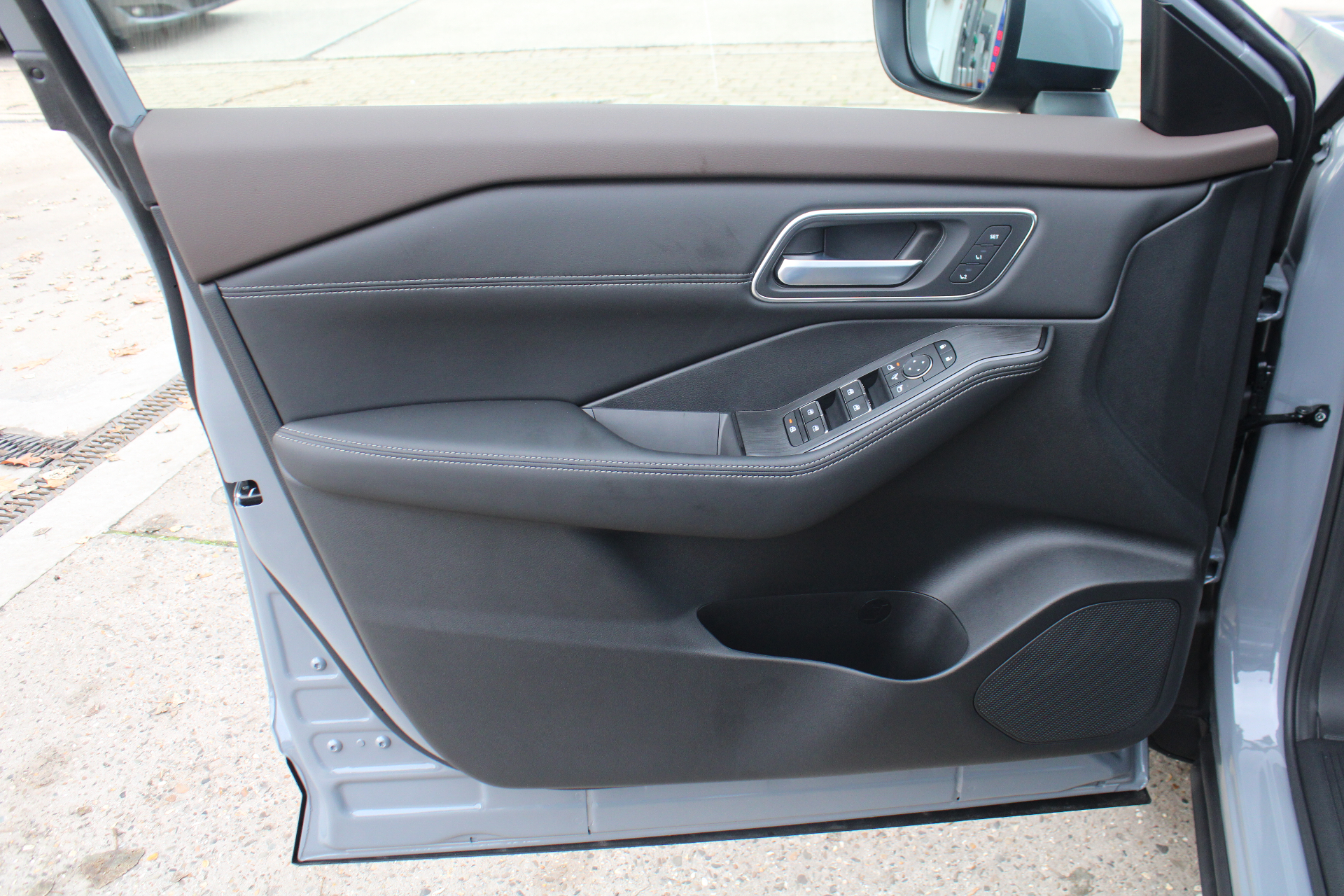 Nissan X-Trail e-Power Tekna + Glass Roof